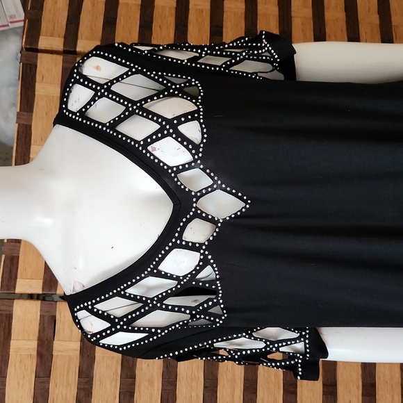 Vocal silver stud cutout top - Picture 2 of 7